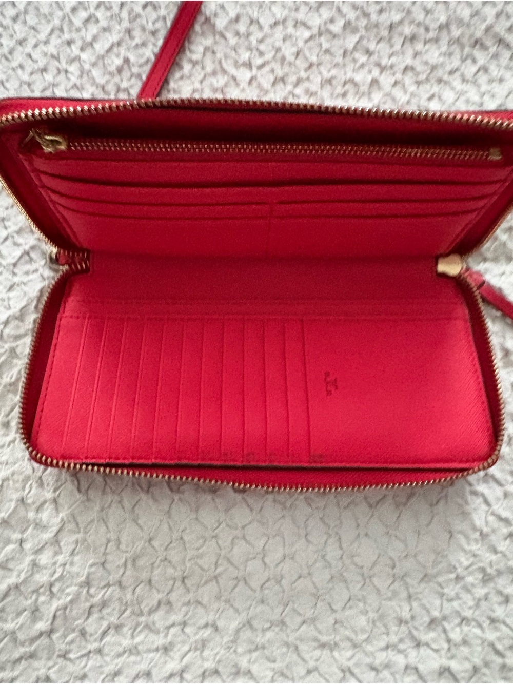 Tory Burch Bright Red Zip-Around Continental Wallet with Gold Logo - Picture 4 of 5